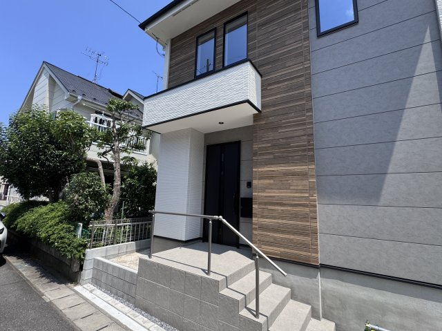 松戸市新松戸７丁目新築戸建【新松戸西小学校:8分】のエントランス|エントランス