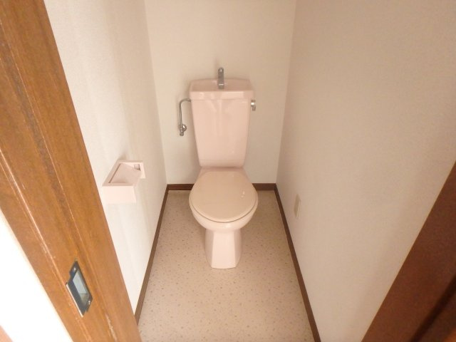 【トイレ】 | シャンラヴィーヌ | 落ち着いた色調のトイレです
