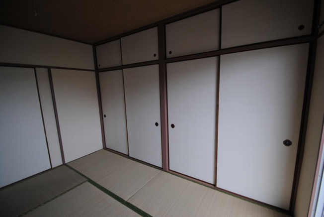 【収納】 | 関戸ビル | 同物件、別部屋の写真です。