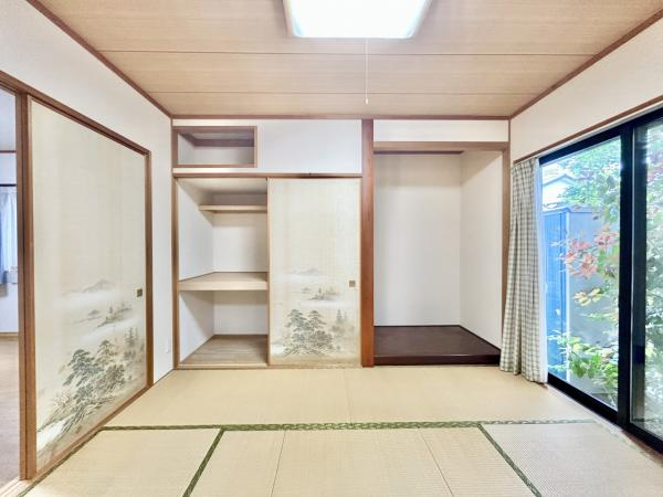 【土地50坪超】香美市土佐山田町　中古一戸建ての和室|床の間・仏間を備えた本格和室。客間や寝室として多目的に