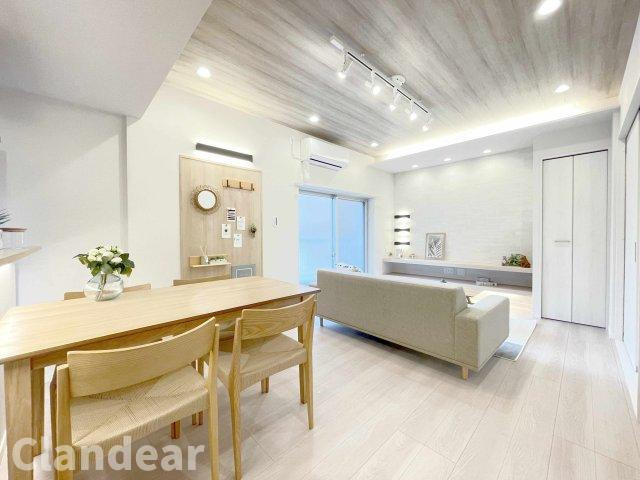 大和コーポの居間・リビング|ドキドキの新生活も、安心してスタート。ぴったりの住まいを見つけませんか？クランディアが一緒に住まい選びをサポートします‼　まずは、お気軽にお問合せください　＃クランディア