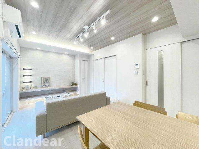 大和コーポの居間・リビング|ドキドキの新生活も、安心してスタート。ぴったりの住まいを見つけませんか？クランディアが一緒に住まい選びをサポートします‼　まずは、お気軽にお問合せください　＃クランディア