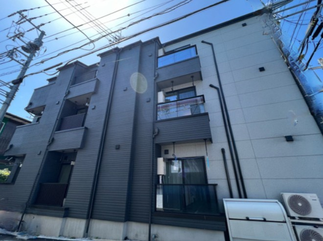 府中市西府町２丁目のアパートのロビー