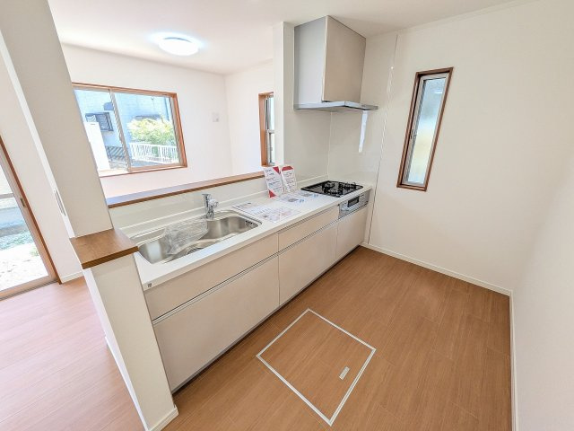 八王子市　上壱分方町　中古戸建てのキッチン|～新規交換済、使い勝手の良いシステムキッチン～