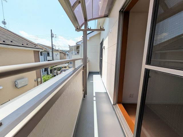 八王子市　上壱分方町　中古戸建てのバルコニー|～南向きで陽当たりの良いバルコニー　洗濯物がよく乾きそうです～