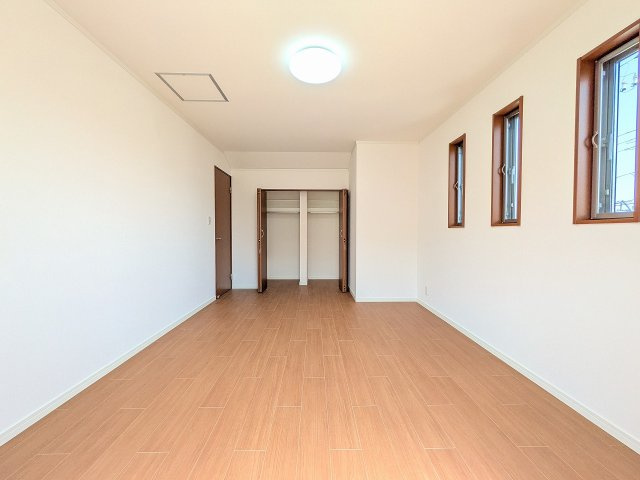 八王子市　上壱分方町　中古戸建ての収納|～収納力の高いクローゼット完備～