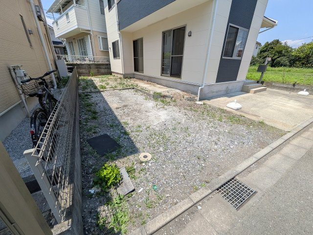 八王子市　上壱分方町　中古戸建ての駐車場|～3台駐車可能カースペース～