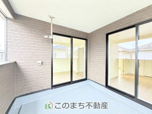 CRADLEGARDEN宇都宮市東峰町第7のバルコニー|南向きの大型バルコニーは陽当り良好で、たっぷりのお洗濯物もよく乾きます！
さらにインナーバルコニーなので雨の日でも安心してお出かけできますね♪