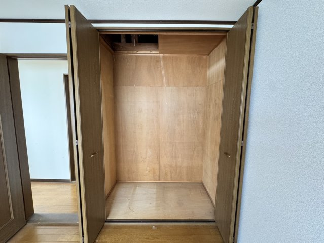 稲田本町1丁目貸家の収納