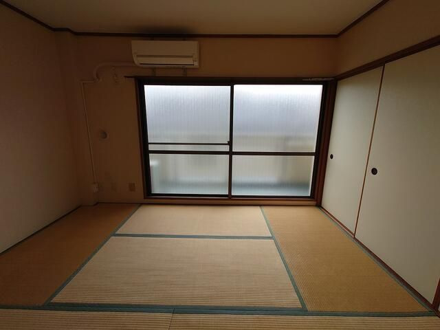 ななハイツＡの居間・リビング