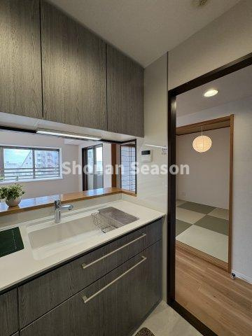 【現地画像あり】ライオンズシティ平塚のキッチン|多くのお客様に大変ご好評の広がる空間に目が配れる対面キッチン◎
