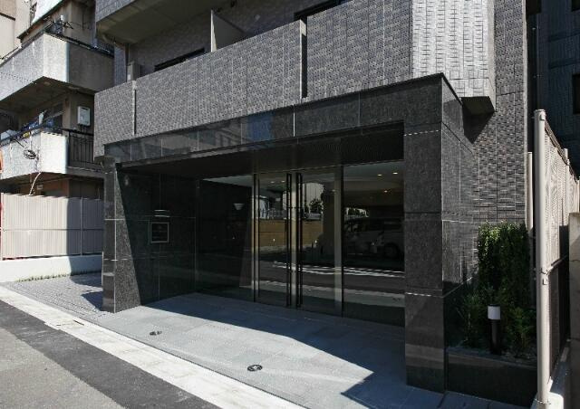 ルーブル市ヶ谷のエントランス| 