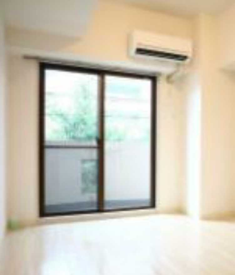 レジデンス三軒茶屋スクエア　オートロック　バス停至近　冷蔵庫の内装