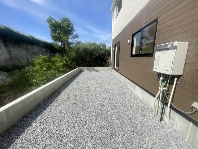 糸満市福地　第2（全4棟）2号棟の庭|2号棟　広々お庭付き♪