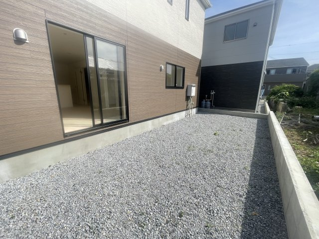 糸満市福地　第2（全4棟）2号棟の庭|2号棟　広々お庭付き♪