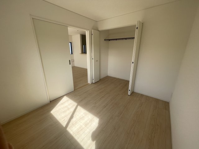 糸満市福地　第2（全4棟）2号棟の洋室|2号棟　1階洋室5.2帖＋CL付き♪