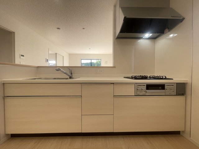 糸満市福地　第2（全4棟）2号棟のキッチン|2号棟　使いやすいシステムキッチン♪