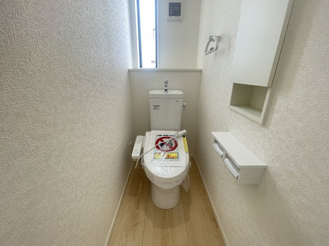 糸満市福地　第2（全4棟）2号棟のトイレ|2号棟　温水洗浄便座♪