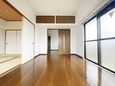 サンレガーロ戸田の洋室