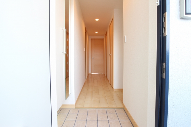 西舞子壱番館の玄関
