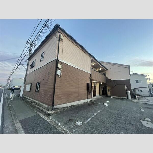 ハイツイベールの外観