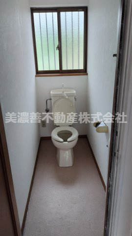 ６６８３８　瑞穂市宝江中古戸建てのトイレ