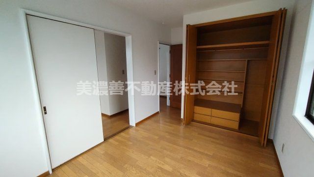 ６６８３８　瑞穂市宝江中古戸建ての収納
