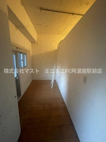 GARRET南堀江の玄関