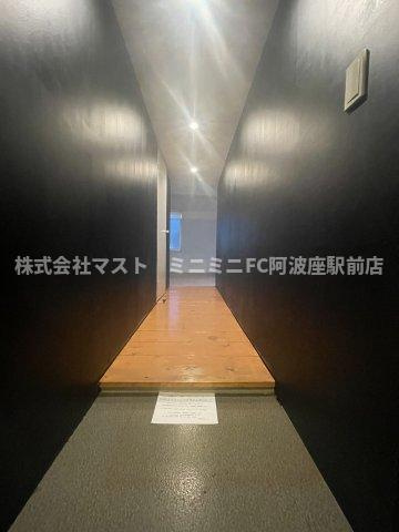 GARRET南堀江の玄関