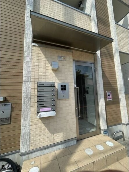 ルナソルのエントランス|毎日通るエントランスはこのようになっています