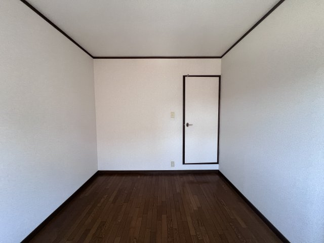 ハイツイベールの居間・リビング
