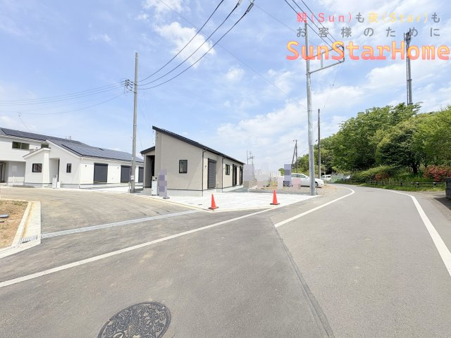 【サンスターホーム】瑞穂町高根　新築6号棟の前面道路含む現地写真