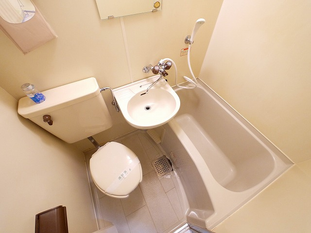 LA CASAならまちの洗面所|明るい洗面所です