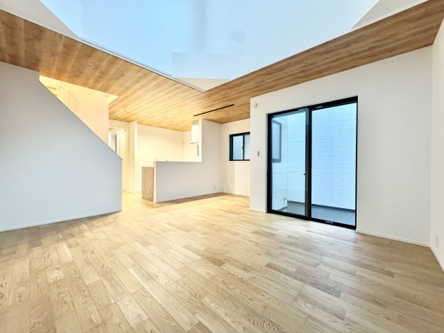 船橋市松が丘４丁目４４７②の居間・リビング|建築施工例