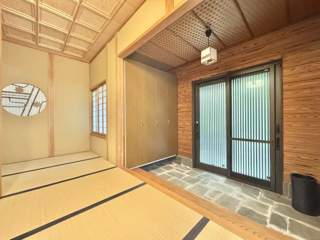 中央区幸3丁目の玄関|趣があり旅館を思わせるような古風な玄関になっております☆