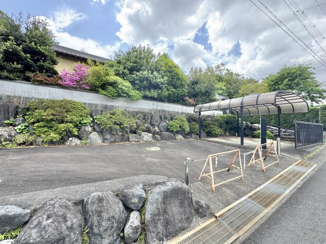 中央区幸3丁目の駐車場|お家前の駐車場は広く来客が来ても余裕で停めれるスペースを確保しております☆