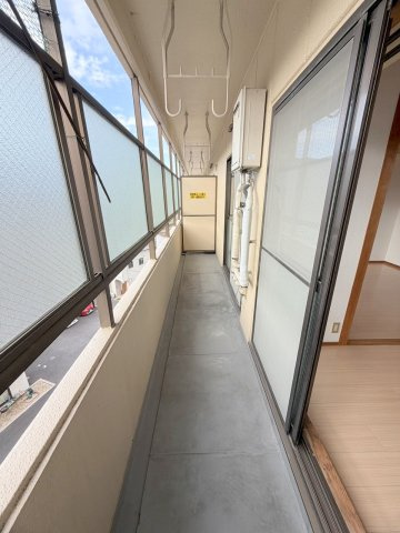 広島市西区己斐本町３丁目の賃貸マンションのバルコニー