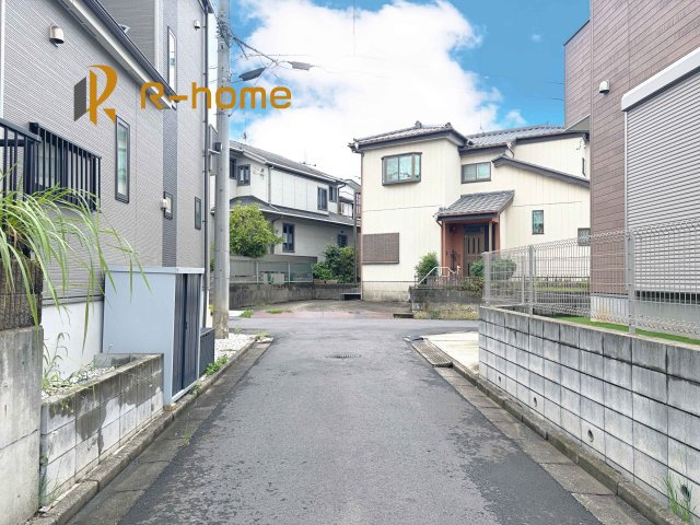 取手市新取手1丁目1期　新築戸建て　1号棟の前面道路含む現地写真|堂々！建物完成♪実際のお部屋をご見学可能です♪
ご見学が一番の資料！お気軽にお問い合わせ下さい♪