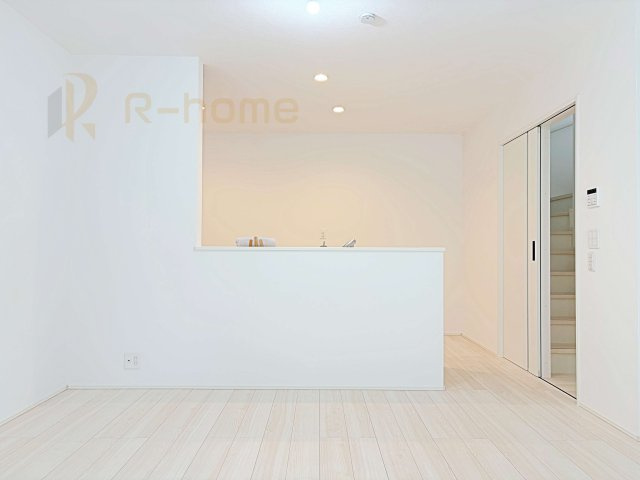 取手市新取手1丁目1期　新築戸建て　1号棟のキッチン|リビングで遊ぶお子様にも目が届くカウンターキッチン！