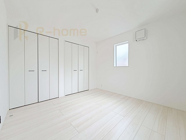 取手市新取手1丁目1期　新築戸建て　1号棟の洋室|どんな部屋家具も合わせやすいシンプルな洋室！
たっぷりの日差しと心地よい風が舞い込む住まい♪