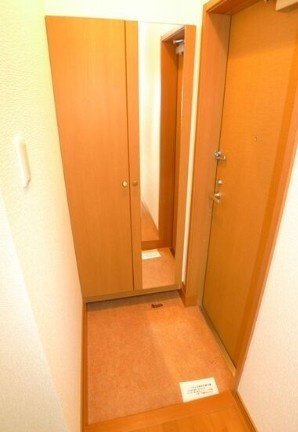 オリエンタル　コスモの玄関