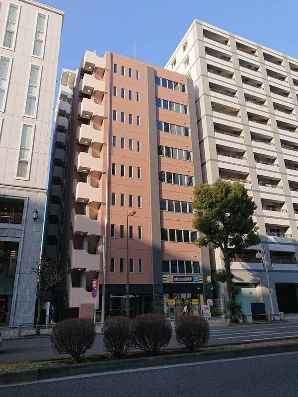 Y's trunk立川（ワイズトランクタチカワ）（旧アルリーラ立川ビル）