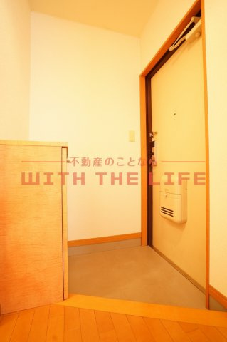 メゾンエトワール【キャッシュバック対象物件】の玄関|シンプルで使いやすいトイレです