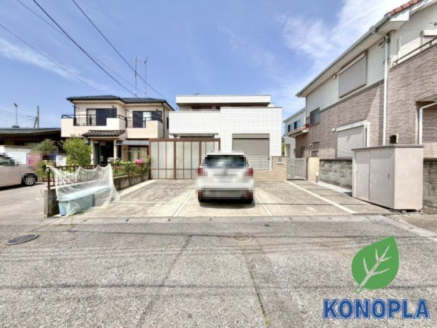 【中古戸建】羽生市西1丁目の外観|■外観｜いまのアパート生活で走り回るお子さんを怒ってしまった経験はありませんか？走り回ることもジャンプすることも子どもの習性です！庭付き一戸建てならお子さまも思いっきり遊べます(^^)