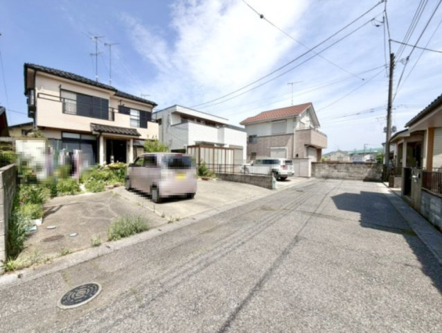 【中古戸建】羽生市西1丁目の外観|■外観｜住宅地の奥に面しているので防犯性が高く安心です♪