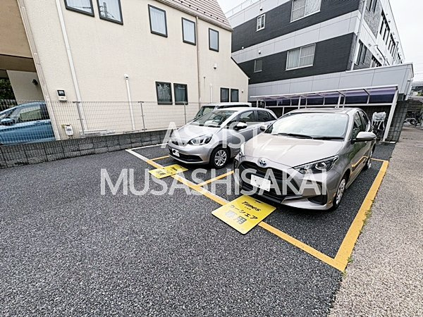 レスポワール武蔵野の駐車場