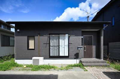 【外観】 | 太田市西新町　中古戸建 | 離れの平屋もしっかりとした作りで安心して居住できる場所です。