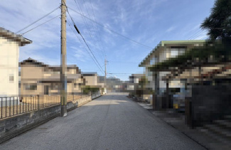 【前面道路含む現地写真】