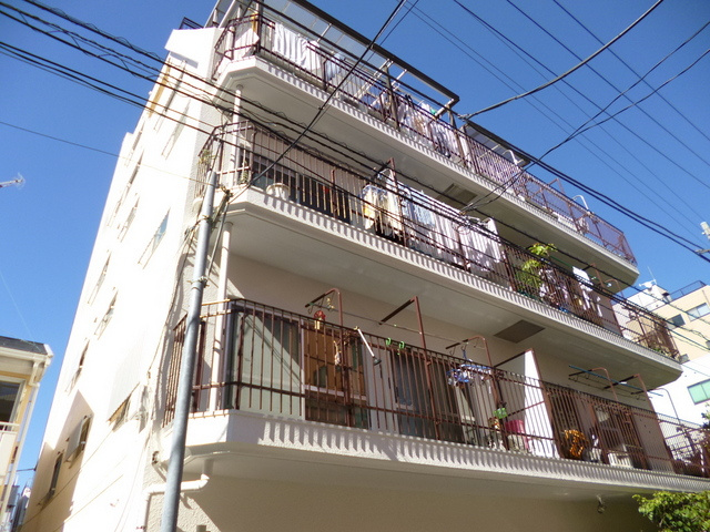 リーフハイツ藤の外観|6階建てのマンションです