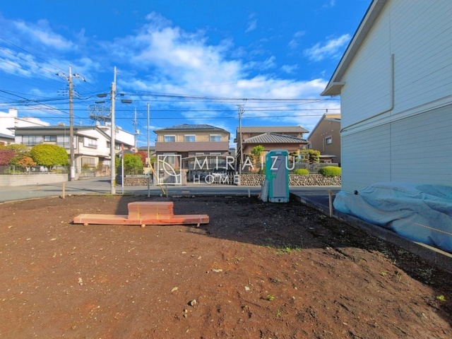 【周辺】 | 青く澄み渡った綺麗な空と、陽の光をたっぷりと受ける、そんな新築住宅で新生活をスタートしてみませんか？見学・ご相談等、ミライズホーム(株)までお気軽にご連絡下さい♪


